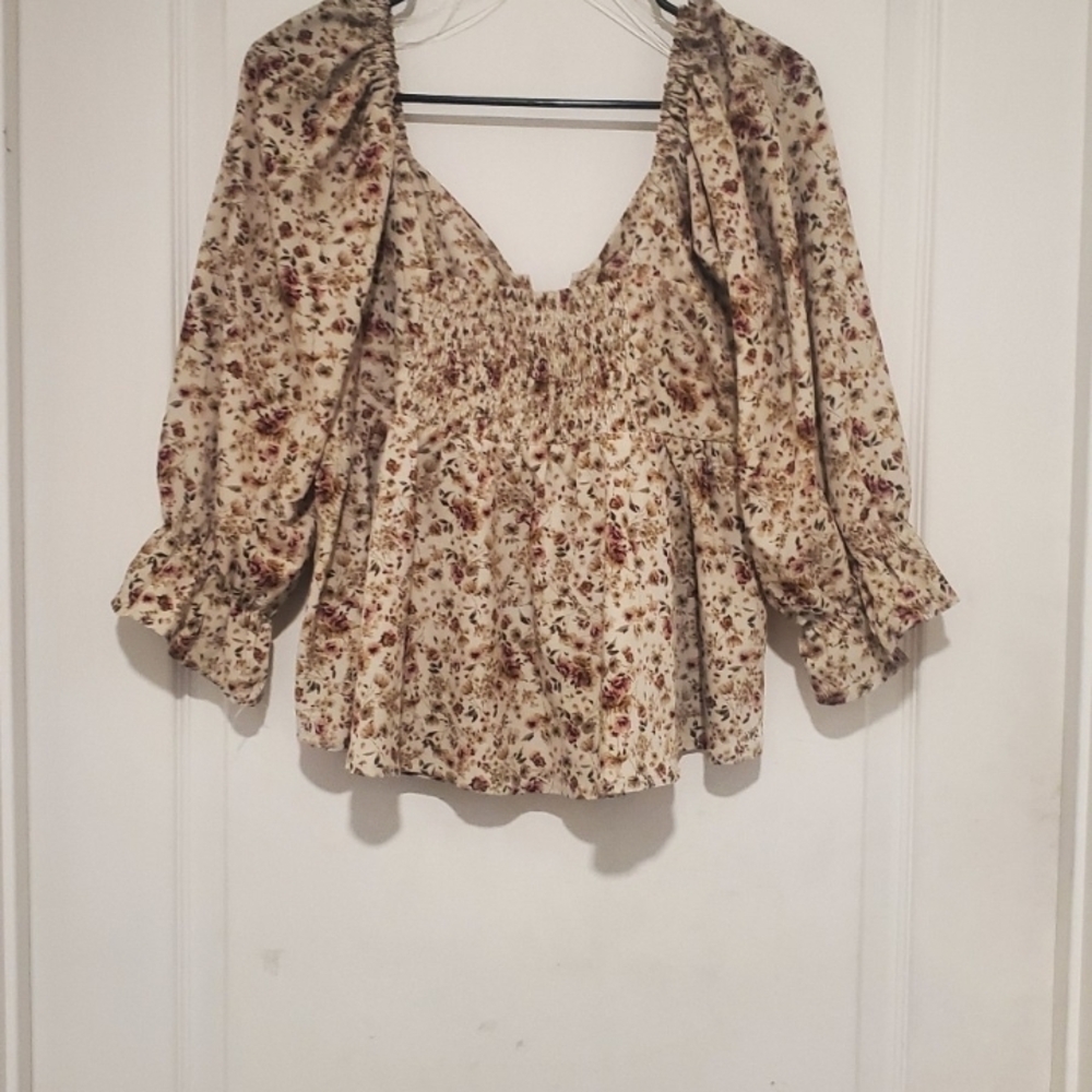 Entro Cream Floral Peasant Tops - Picture 6 of 9